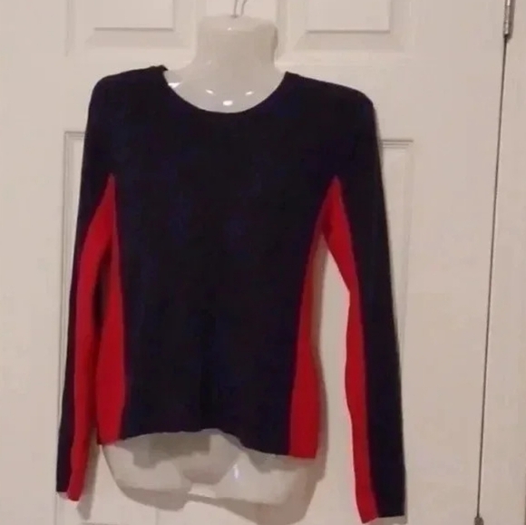 💙🌹red and blue sweater - Picture 9 of 9
